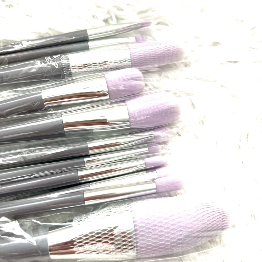 Beautiful 🤩 purple makeup brushes